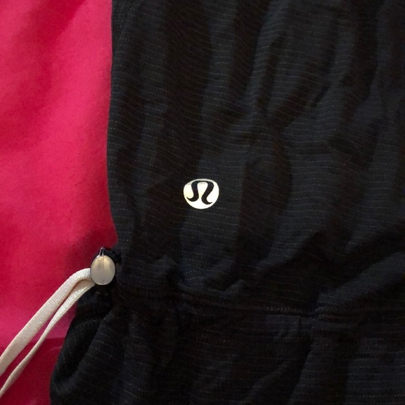 Lulu Lemon athletic shirt - Picture 3 of 3